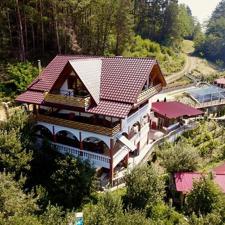 Vila Victoria Pangarati 外观 照片